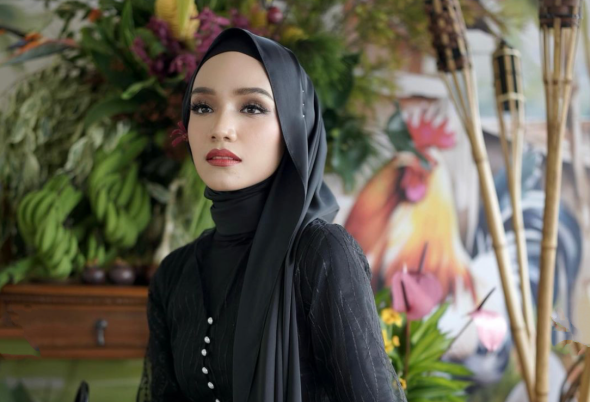 Ummi Nazeera Tolak Tawaran Berlakon Dengan Aliff Aziz