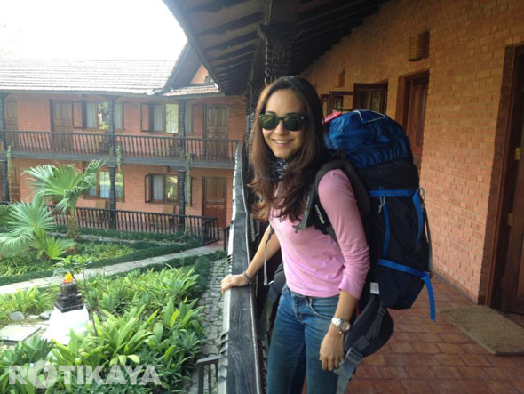 #02 Gambar Maya Karin Di Kathmandu, Nepal - ROTIKAYA