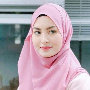 Neelofa Lancar Beg Tangan Jenama Sendiri 'Lofarbag