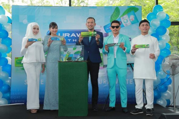 Aura White Lancar Produk Terbaru Tarik Perhatian Izzue Islam