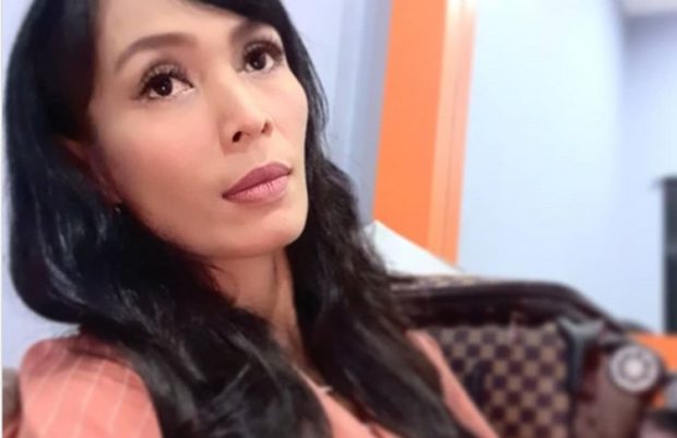 Amyza Aznan Tuntut Rm5 Juta Dari Peguam Zarina Anjoulie