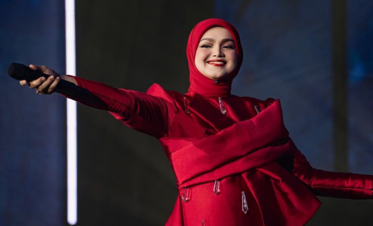 Umur 14 Tahun Baru Siti Nurhaliza Merasa Makan KFC