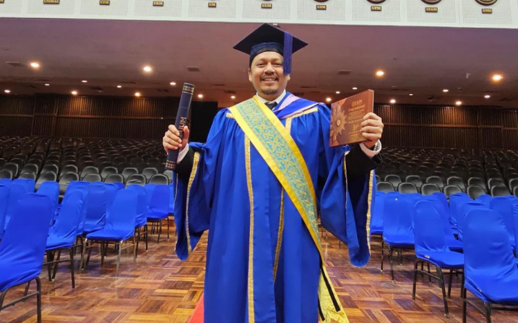 Tak Malu Ambil Semula Bahasa Melayu SPM, Pekin Bakal Sambung PhD