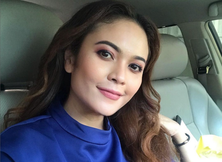 Tak Minat Artis, Zarina Zainoordin Akui Bercinta Dengan Duda Kaya