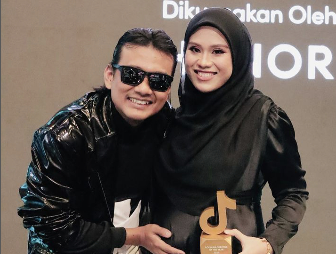 Ryan Bakery Hadiahkan Beg Tangan Mewah Buat Isteri Sebelum Bersalin