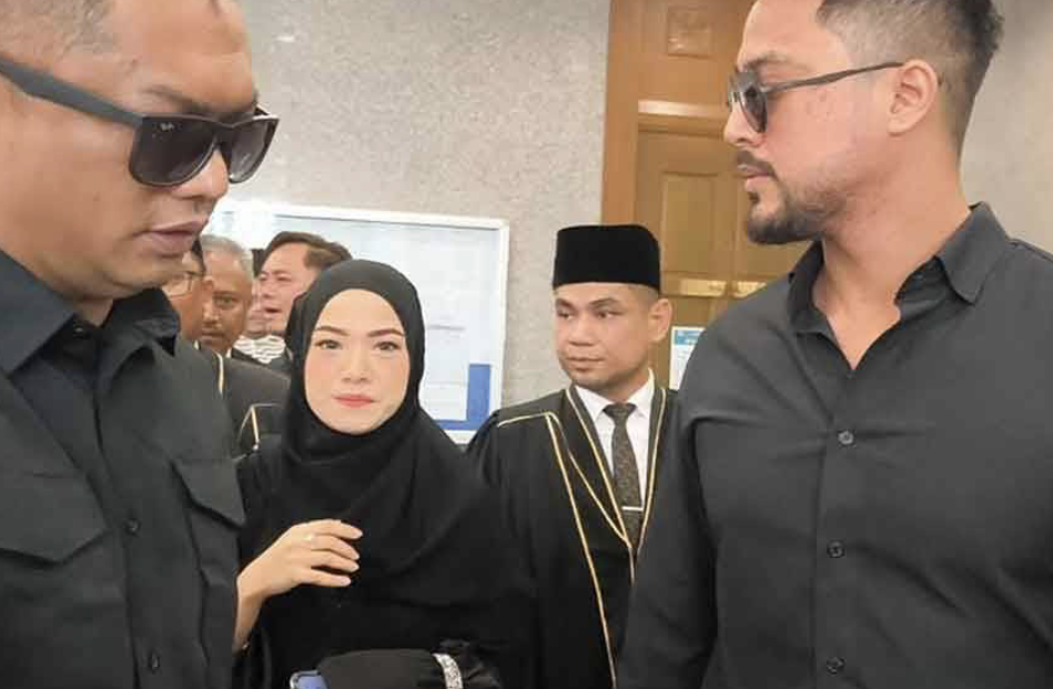 Aliff Aziz Ada Duit Simpanan, Dakwaan Ruhainies Tanggung Hidup Fitnah Berat