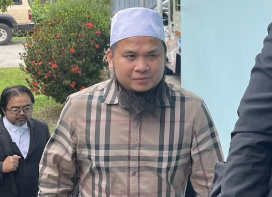 “Ebit Mengaku Memang Kuat, Perlu S*ks Lebih Tujuh Kali Sehari”