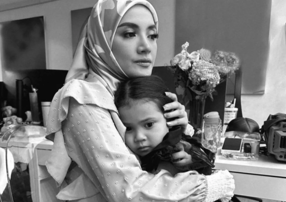 Fazura Mahu Fatima Kuat & Tabah