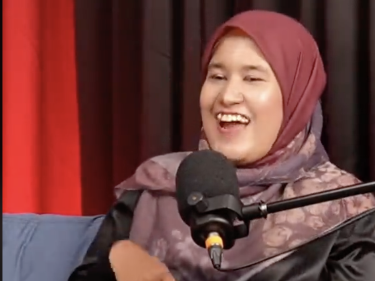 Ratu Farah Dedah Pernah Jadi Rebutan, Kegilaan Pelajar Lelaki Masa Zaman Sekolah