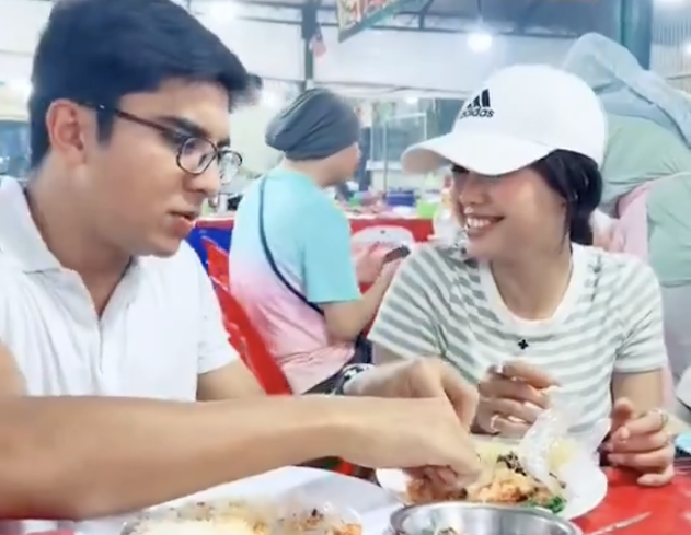 Sweetnya! Syed Saddiq Kopekkan Udang Untuk Bella Astillah