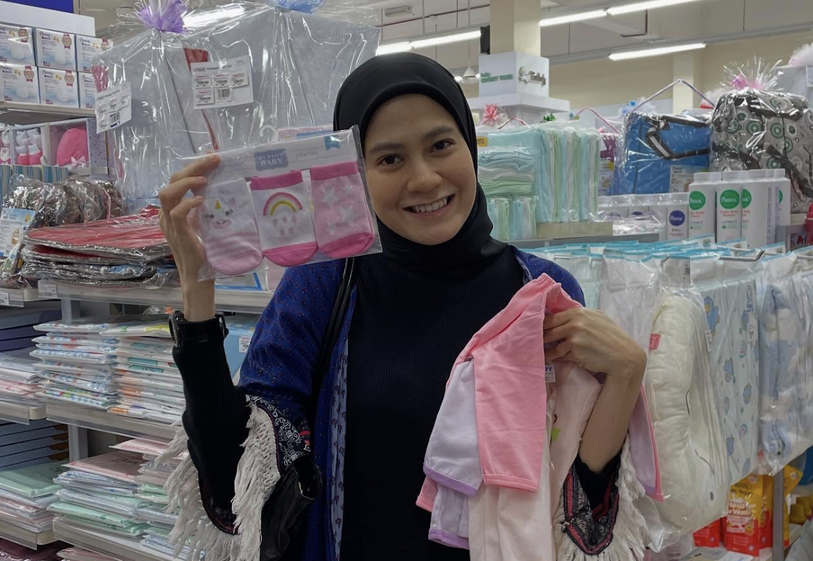 Bakal Timang Anak Perempuan, Isteri Shuk Sahar Buat Persiapan Beli Barang Bayi